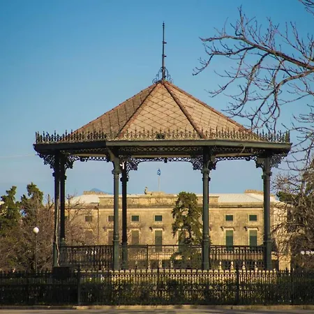 Uniqapt アパート *